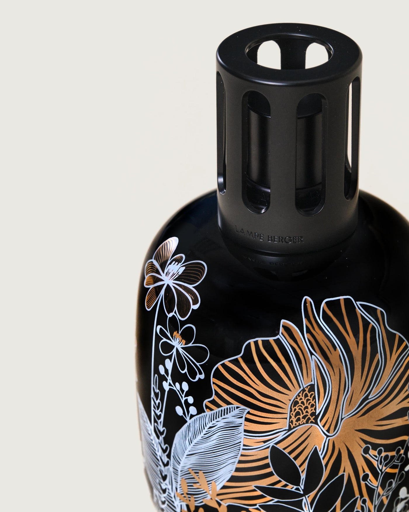 Black Vegetal Porcelain