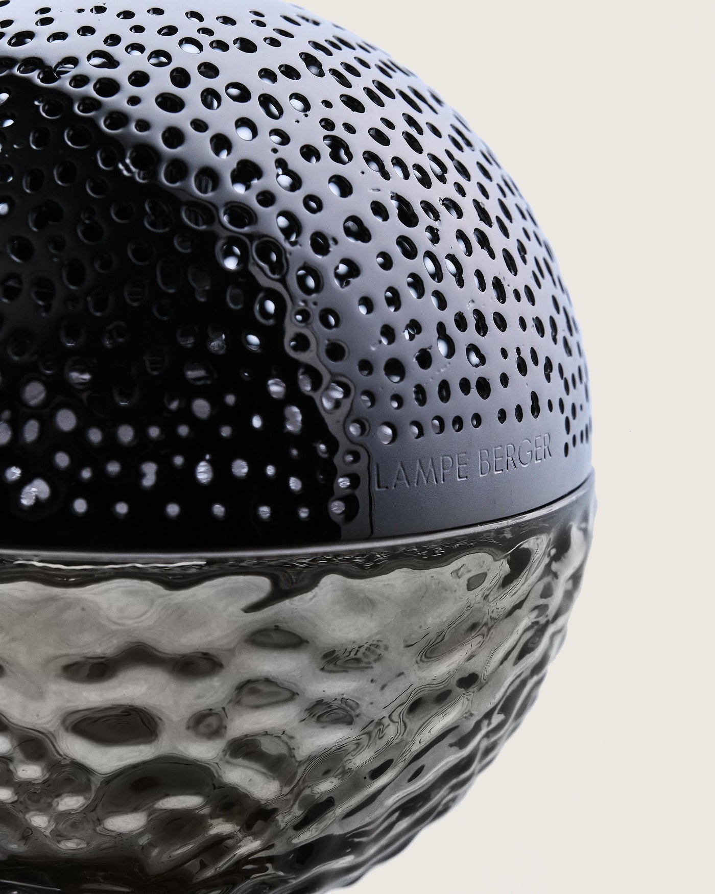 Black Gravity Lamp