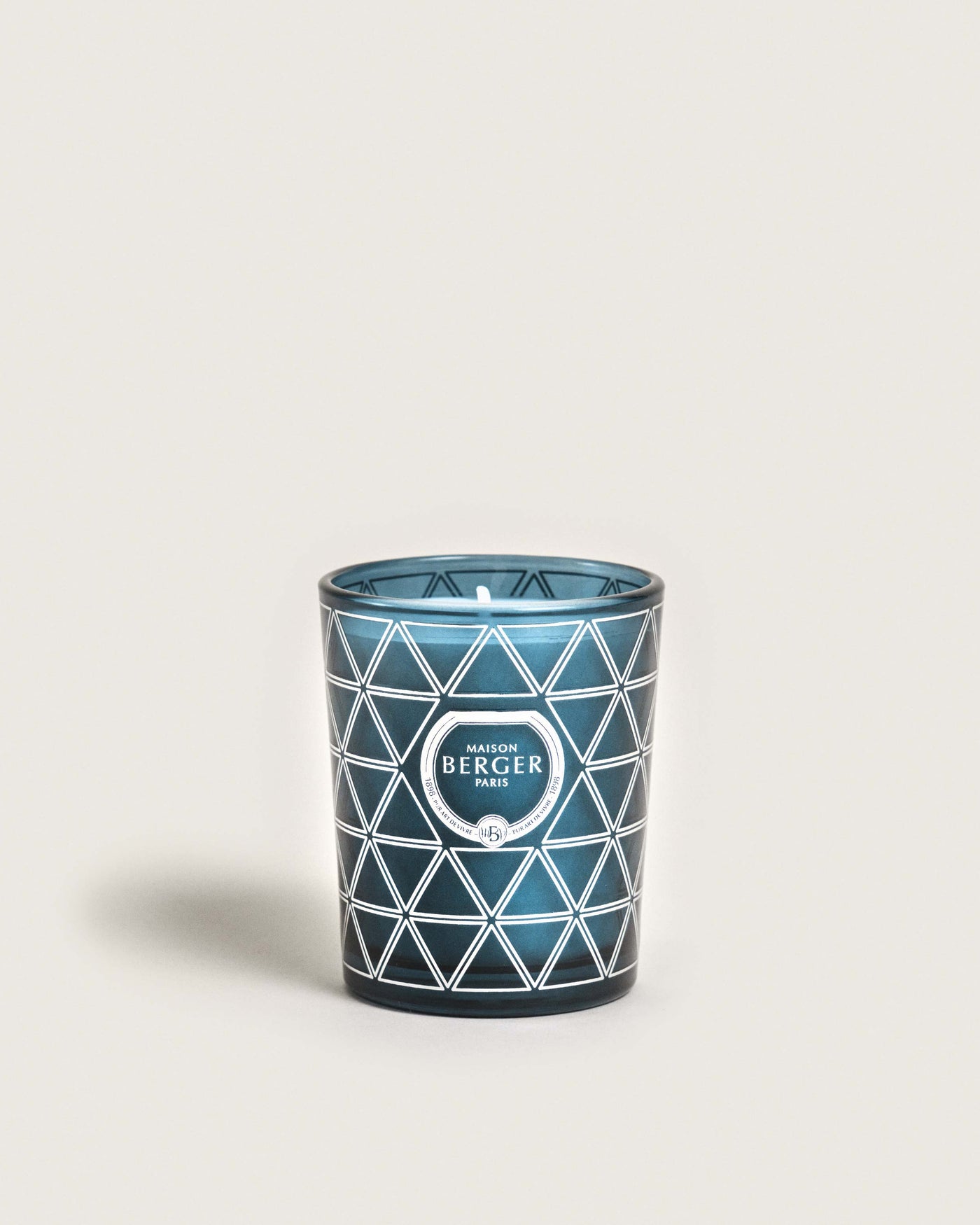 נר בניחוח יסמין ופצ'ולי עם נגיעות וניל, (Under the Olive Tree Blue Geode Scented Candle ) 240g
