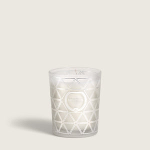 נר בניחוח עדין ופרשי של כותנה לבנה, Cotton Caress Frosted Geode Scented Candle